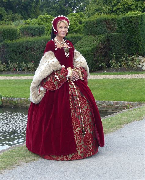 tudor era clothing styles